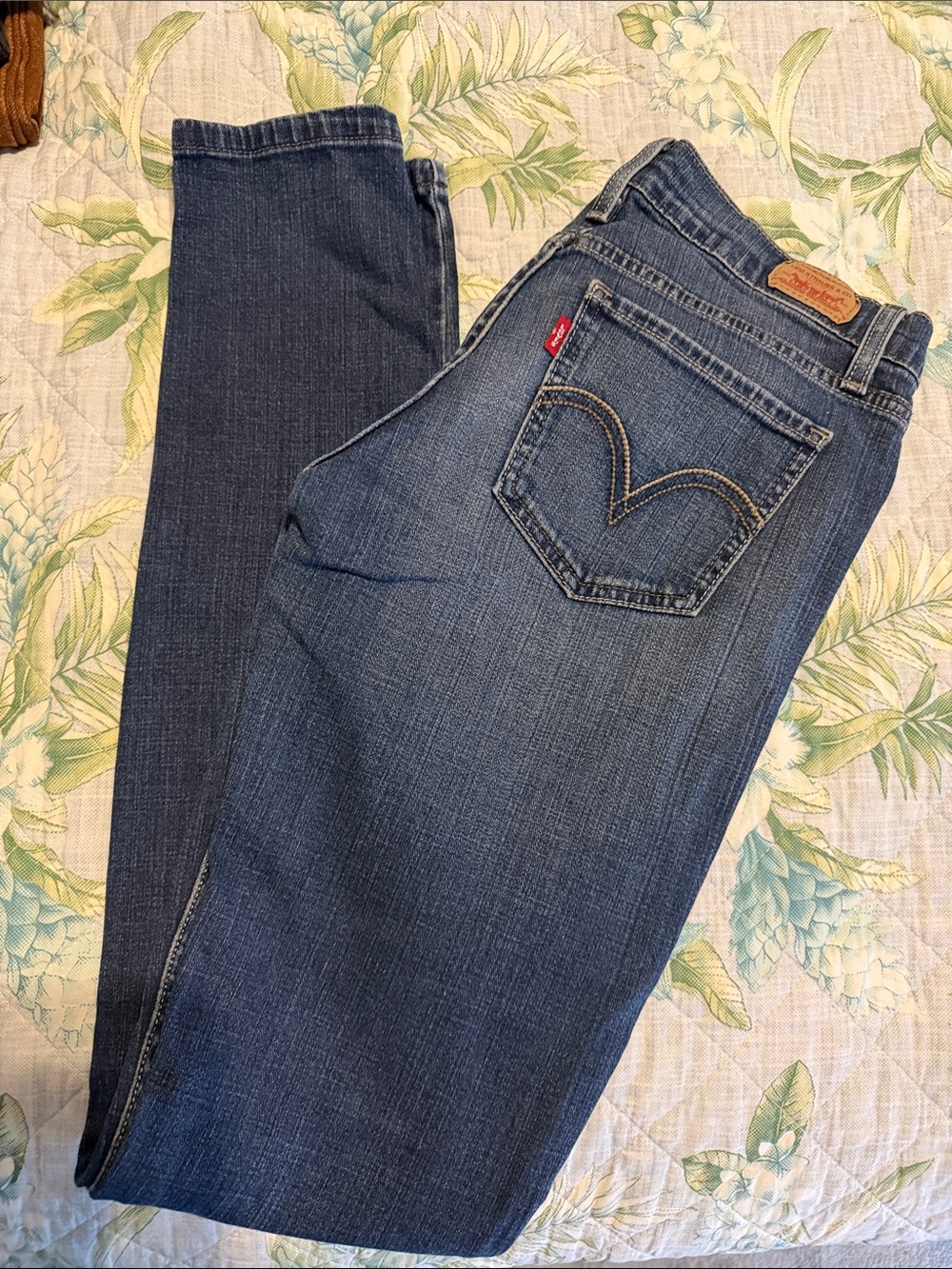 Levi’s Superlow 524 jeans